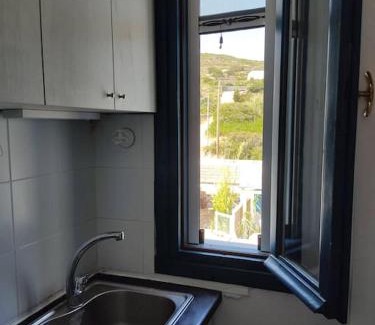 Ampelas Apartamento | Peaceful getaway for 2 - amazing sea view/sunbeds!