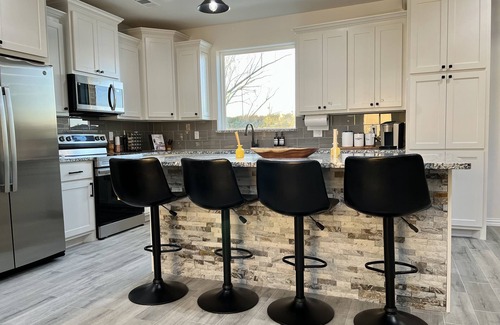 Granbury Casa | Peaceful Getaway in Granbury with Private Fishing & Gameroom