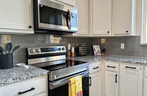 Granbury Casa | Peaceful Getaway in Granbury with Private Fishing & Gameroom