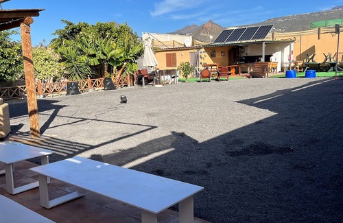Buzanada Cabaña | Escapada tranquila en Tenerife: Jardín privado y BBQ – Ideal entre semana