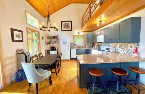 Central Frontenac Cabaña | Peaceful getaway on quiet lake