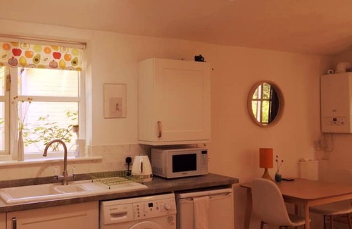 Aldborough Cabaña | Peaceful getaway with riverside walks near Aylsham, Norfolk