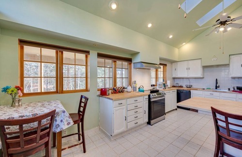 Coal Creek Canyon Casa | Peaceful Pet-Friendly Golden Cabin: 17 Mi to Town!