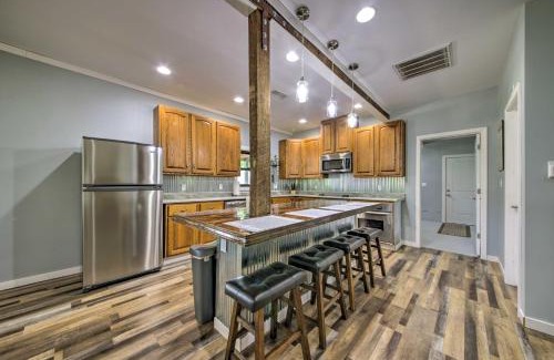 Berger Casa | Peaceful Guest Home with Patio on 152-Acre Farm
