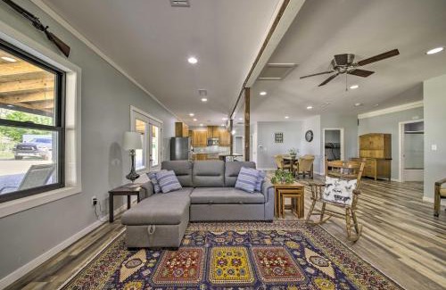 Berger Casa | Peaceful Guest Home with Patio on 152-Acre Farm