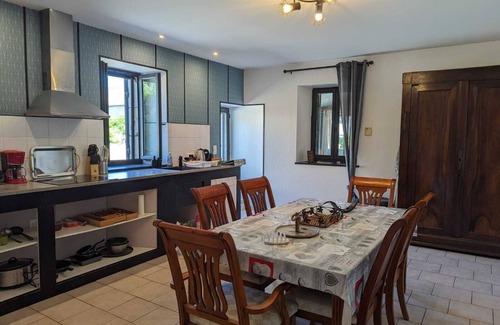 Sigoules Casa | Beautifully restored stone 2 bedroom farm house near Bergerac and Eymet sleeps 4