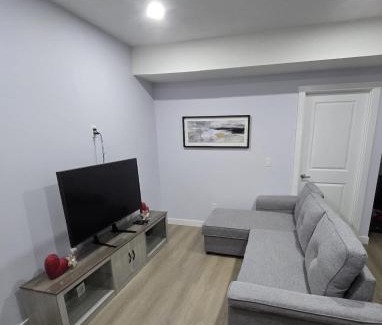 Southeast Calgary Apartamento | Peaceful Haven in Prime Location