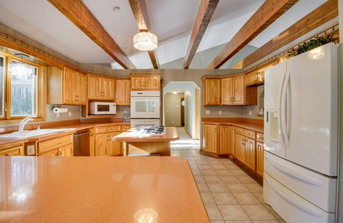 Hibbing Casa | Peaceful Hibbing Getaway: Heated Floors, Fire Pit!