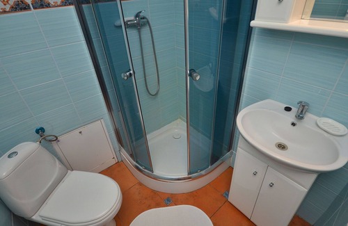 Darlowo Casa | Una cabaña tranquila en un pueblo costero. Sala de estar, dos dormitorios
