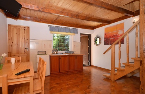 Darlowo Casa | Una cabaña tranquila en un pueblo costero. Sala de estar, dos dormitorios