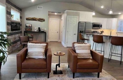 Fayetteville Casa | Peaceful Home close to I-49 and Razorback Stadium