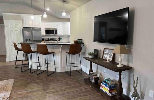 Fayetteville Casa | Peaceful Home close to I-49 and Razorback Stadium