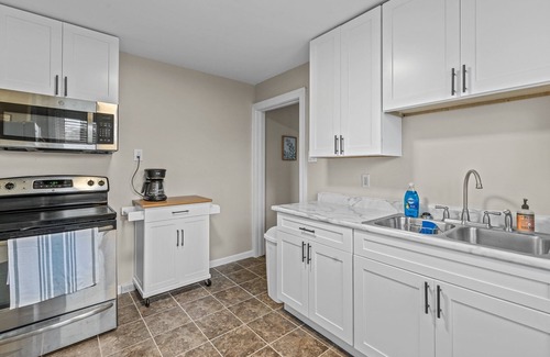 Overland Casa | Peaceful Home in Safe Area, Near Hospitals and Airport