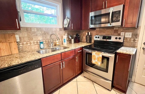 Durham Casa | Peaceful home near Southpoint/RDU Airport (Can Sleep 17)