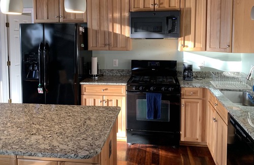 Marshall Casa | Peaceful home on 5 wooded acres