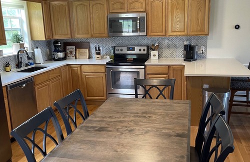 Dickson Casa | Peaceful home on an acre - close to town!
