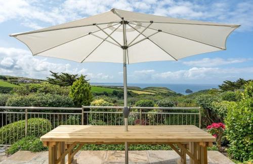 Trewarmett Casa | Peaceful Home Sea Views Private Parking