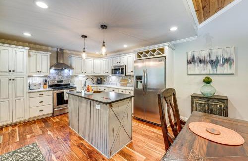 Rome Casa | Peaceful Home with Porch and Yard, 5 Mi to Rome!