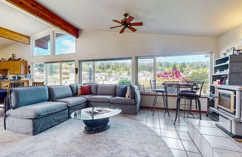 Oak Harbor Casa | Peaceful Island Retreat with Community Dock on Whidbey Island