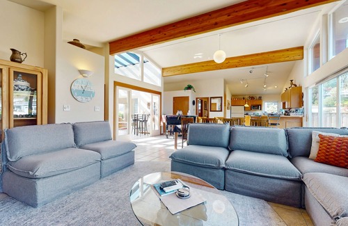 Oak Harbor Casa | Peaceful Island Retreat with Community Dock on Whidbey Island