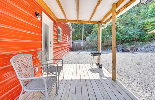 Kuttawa Cabina | Peaceful Kuttawa Cabin w/ Fire Pit: Explore & Play