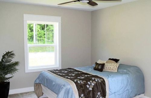 Lake Ann Cabaña | Peaceful Lake Ann Home