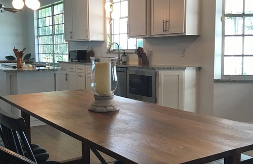 Lake Alfred Casa | Peaceful Lake House retreat. Family and pet friendly near Disney World!