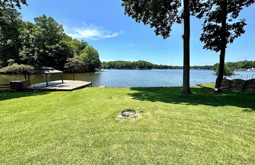 Macon Casa | Peaceful LaKeFronT property with Beautiful Lake View for a getaway you deserve!