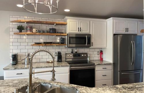 Belfair Casa | Peaceful Lakefront Retreat