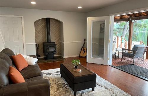Belfair Casa | Peaceful Lakefront Retreat
