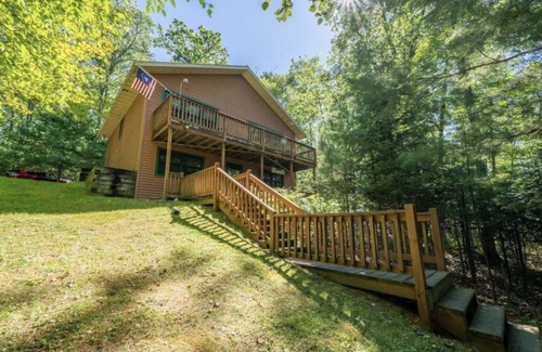 Rhinelander Cabina | Peaceful lakefront Cabin with High Speed Internet