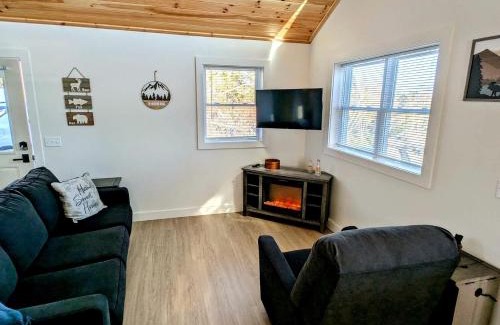 Sullivan Casa | Peaceful Lakeside Cottage with Fire Pit & Screened Porch near Flanders Pond in Sullivan, Maine