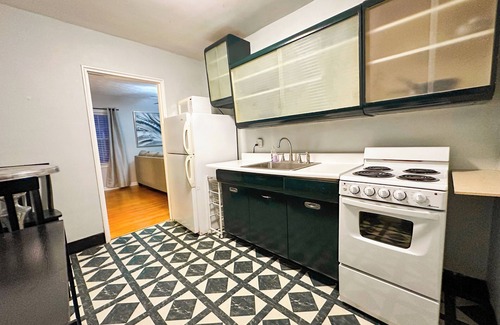 Lexington Apartamento | Peaceful Location in walking distance to the University & Hospitals