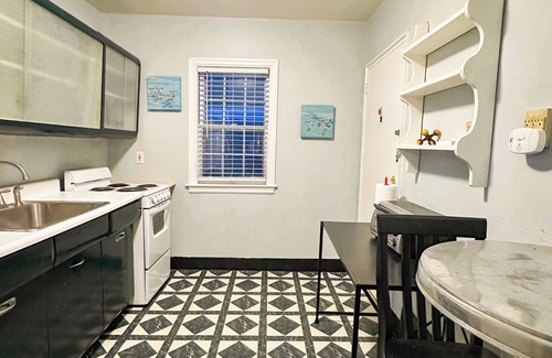 Lexington Apartamento | Peaceful Location in walking distance to the University & Hospitals