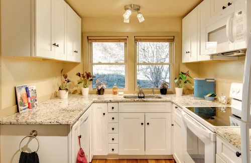 Marshall Casa | Peaceful Mars Hill Home w/ Porch & Mountain Views