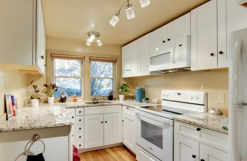 Marshall Casa | Peaceful Mars Hill Home with Porch and Mountain Views