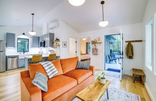 Mendocino Cabaña | Peaceful Mendocino Cottage Surrounded By Redwoods