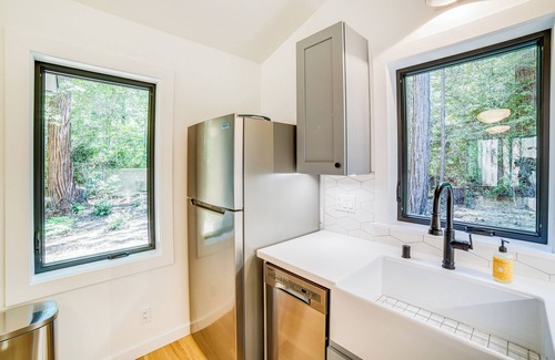 Mendocino Cabaña | Peaceful Mendocino Cottage Surrounded By Redwoods