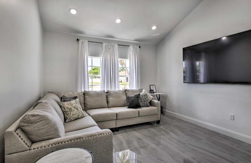 Miami Gardens Casa | Peaceful Miami Gardens Getaway with Lake Views!