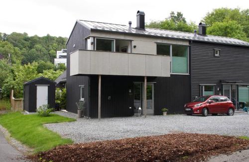 Fana Apartamento | Peaceful, modern home, central with free parking