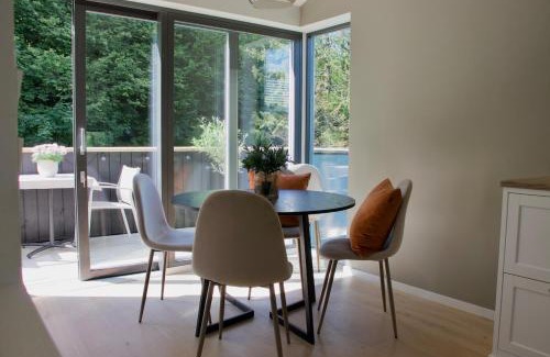 Fana Apartamento | Peaceful, modern home, central with free parking