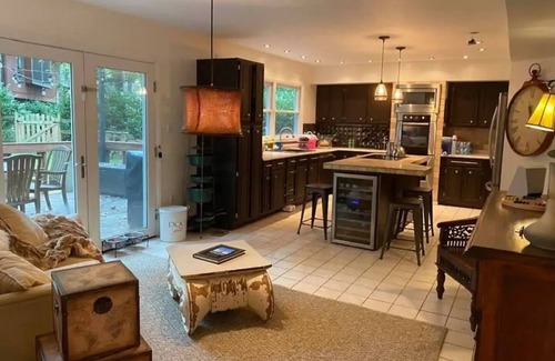 Reston Casa | Peaceful, modern, spacious -- sleeps 11!