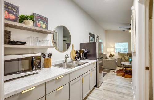 Montgomery Casa | Peaceful Montgomery Vacation Rental with Porch!
