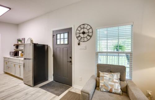 Montgomery Casa | Peaceful Montgomery Vacation Rental with Porch!