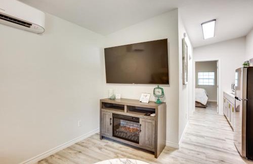 Montgomery Casa | Peaceful Montgomery Vacation Rental with Porch!