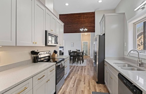 Sylva Casa | Peaceful Mountain Escape | Decks, Views, & Privacy