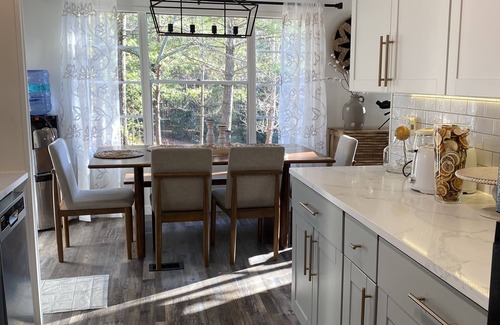 Frank Cabina | Peaceful mountain retreat with veiws