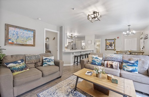 Breckenridge Condominio | Peaceful Mountain Paradise- Located Directly Between Breck + Frisco!