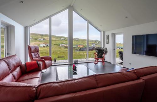 Skalavik Casa | Peaceful Nature Escape in Skálavík - 3BR - Parking