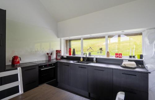 Skalavik Casa | Peaceful Nature Escape in Skálavík - 3BR - Parking